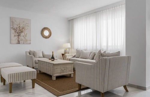 Puerto Banus Apartment | Apartment in Playas del Duque for 4 people | Casa Cadiz 208