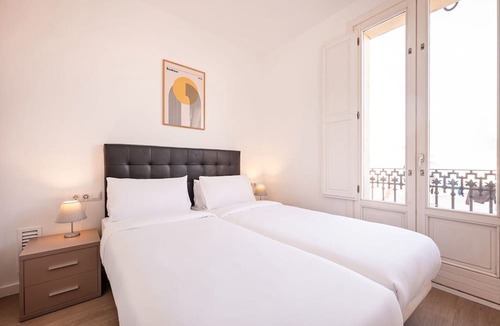 La Ribera Apartment | Sweett | Symphonic Central 501