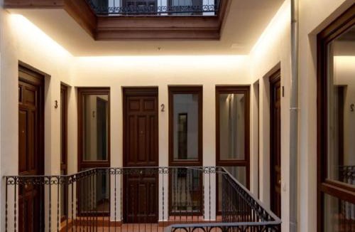 Las Acacias House | Stay Near El Rastro for 4