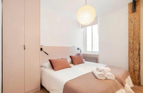 Justicia Apartment | Chueca Fuencarral - 5 Bdrms 5 Baths 12 pax