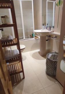 Rejas Apartment | Escápate al verano de Madrid, piscina y aire acondicionado