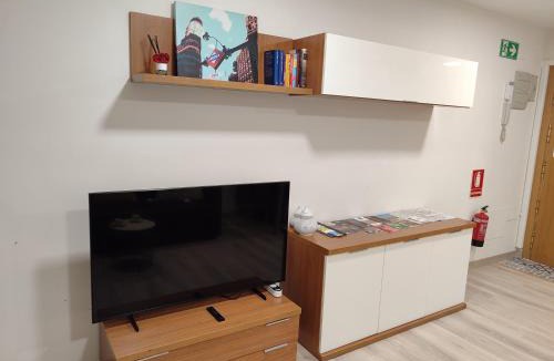 Getafe Apartment | Apartamento Getafe Central-UC3M, Renfe-Metro SOL 18 MIN PARKING Business Friendly