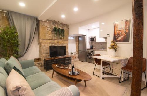 Old Town Apartment | Bell Tower Old Town with AC