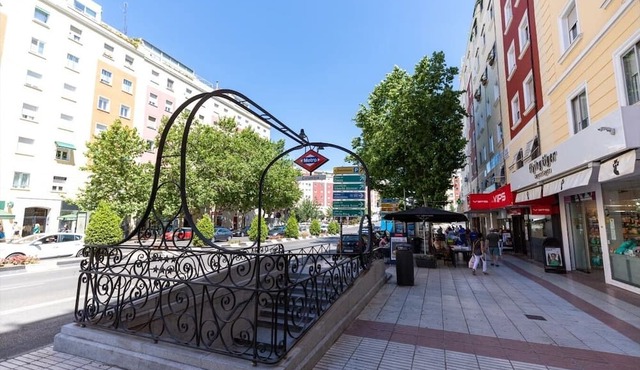 Apartamento de Tres Habitaciones en Principe de Vergara