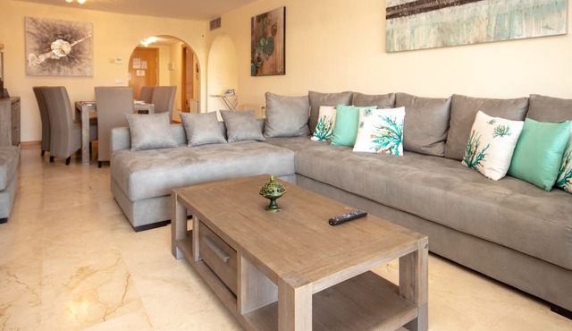 Spacious Modern Penthouse Guadalmina, San Pedro