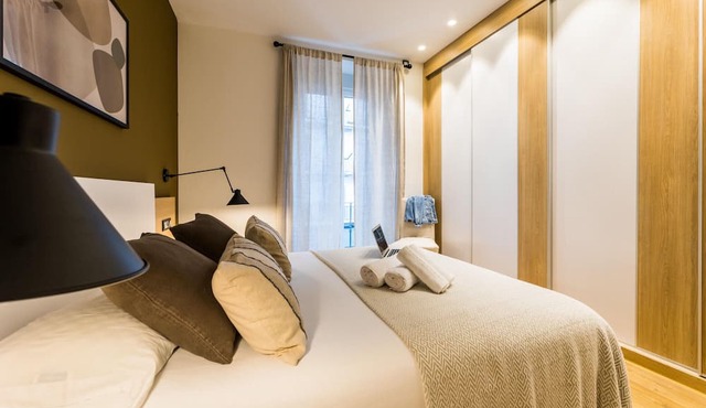 BOULEVARD SUITE: superior apartment 6 PAX. Calm and tranquility. 30 seconds from the beach and the Old Town