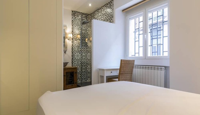 HOMEABOUT DIEGO DE LEON APARTMENT I