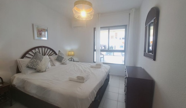 Ref: 299 Beachfront 4 bedroom apartment with pool in Fuengirola