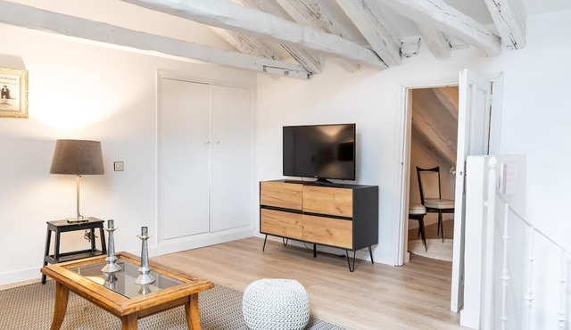 Fuencarral II, Attic-Style apartment in the center