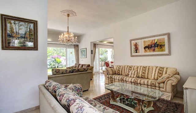 Beautiful Villa La Caracola with Private heated Swimming Pool and Jacuzzi