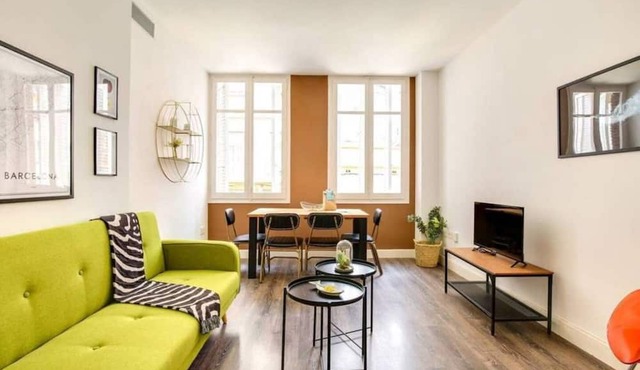 Bright 2 bedroom in the best area of Barcelona.