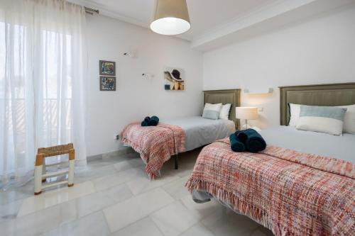Estepona Beachfront Garden by Libehomes